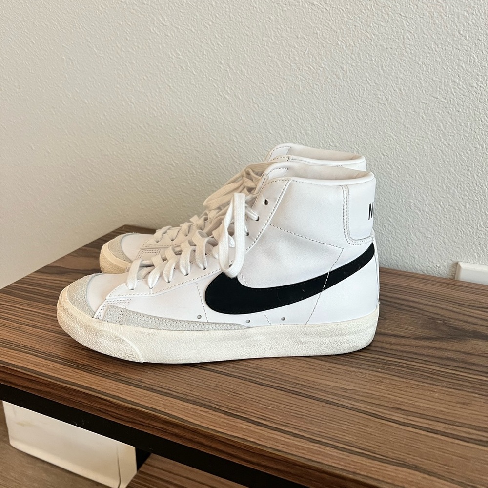 Nike blazers Womens 7.5
